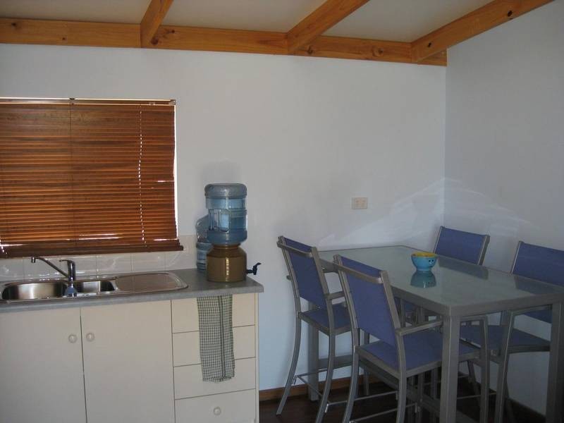 Cabin 10 Punyelroo Caravan Park, Punyelroo SA 5354