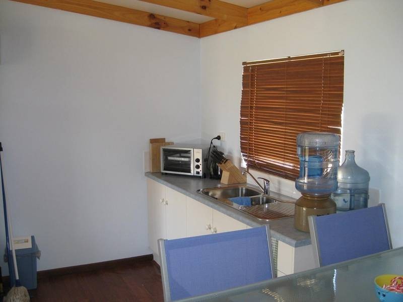 Cabin 10 Punyelroo Caravan Park, Punyelroo SA 5354