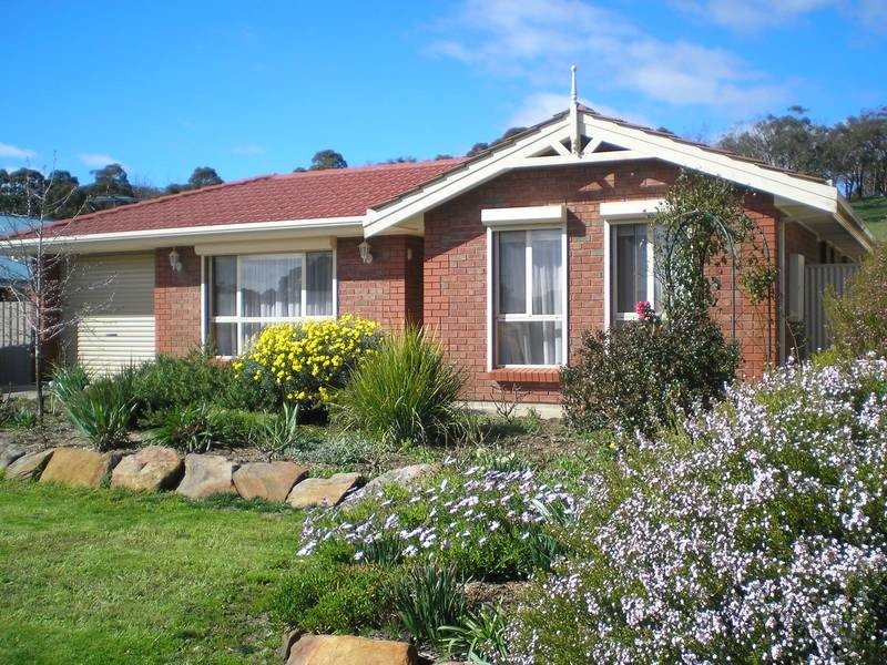 98 Grevillea Way, Woodside SA 5244