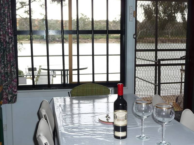 Shack 4 Riverside Drive, “Big Bend”, Swan Reach SA 5354