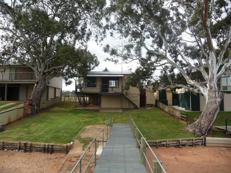 Shack 4 Riverside Drive, “Big Bend”, Swan Reach SA 5354