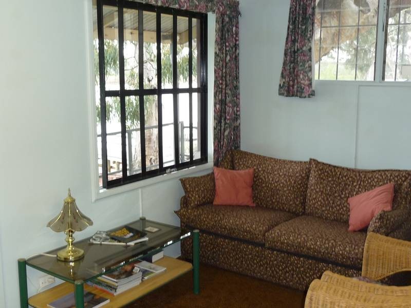 Shack 4 Riverside Drive, “Big Bend”, Swan Reach SA 5354