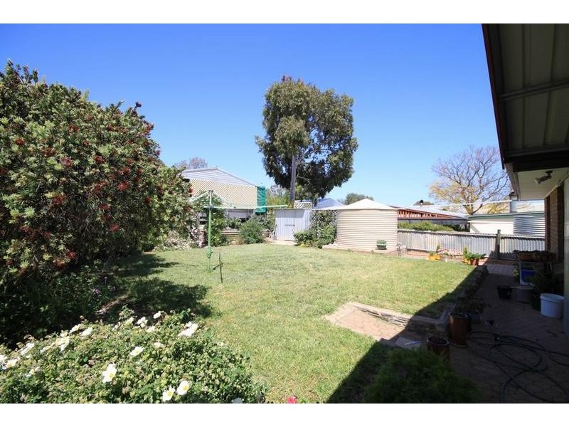 20 Anzac Ave, Swan Reach SA 5354