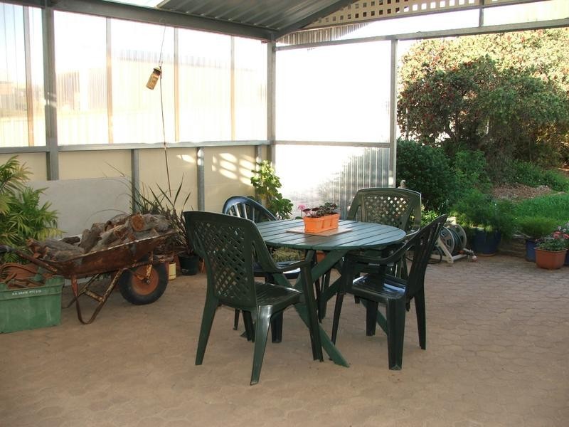 20 Anzac Ave, Swan Reach SA 5354