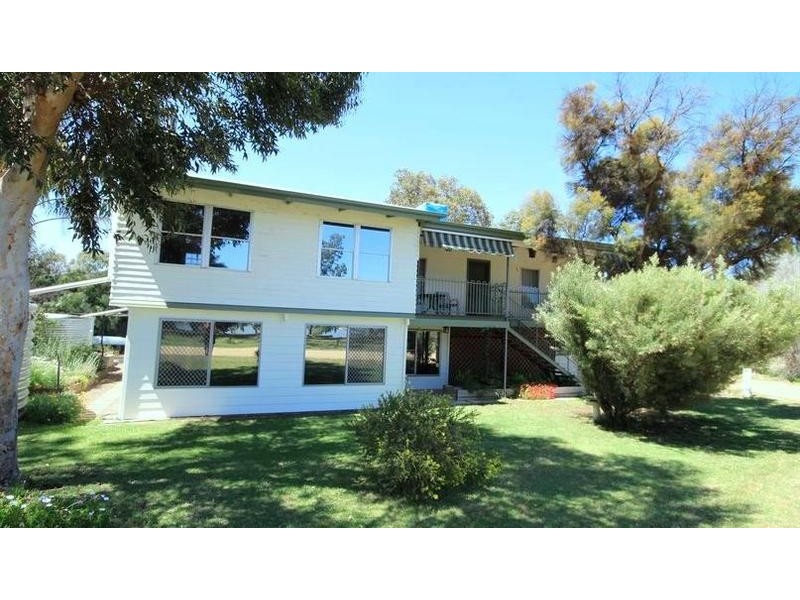 1 Murray Tce, Cowirra via, Mannum SA 5238