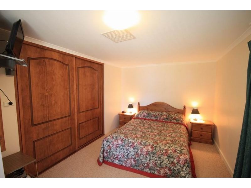 1 Murray Tce, Cowirra via, Mannum SA 5238