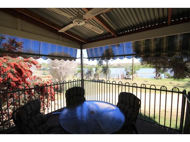 1 Murray Tce, Cowirra via, Mannum SA 5238