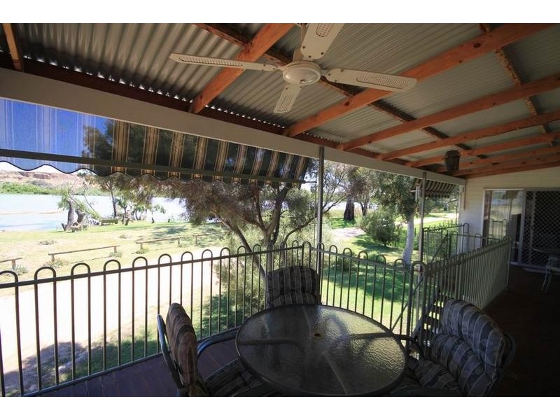 1 Murray Tce, Cowirra via, Mannum SA 5238