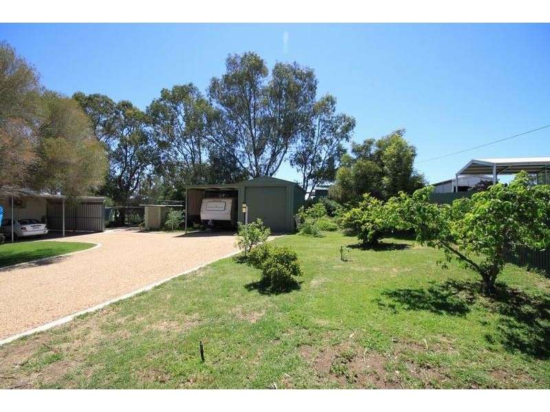 1 Murray Tce, Cowirra via, Mannum SA 5238