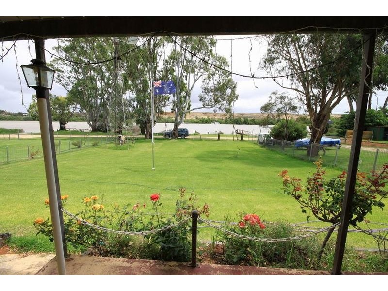 12 Murray Terrace, Cowirra SA 5238