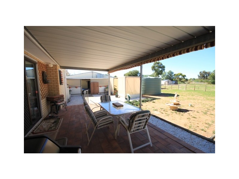 36 Phillip Avenue, Swan Reach SA 5354