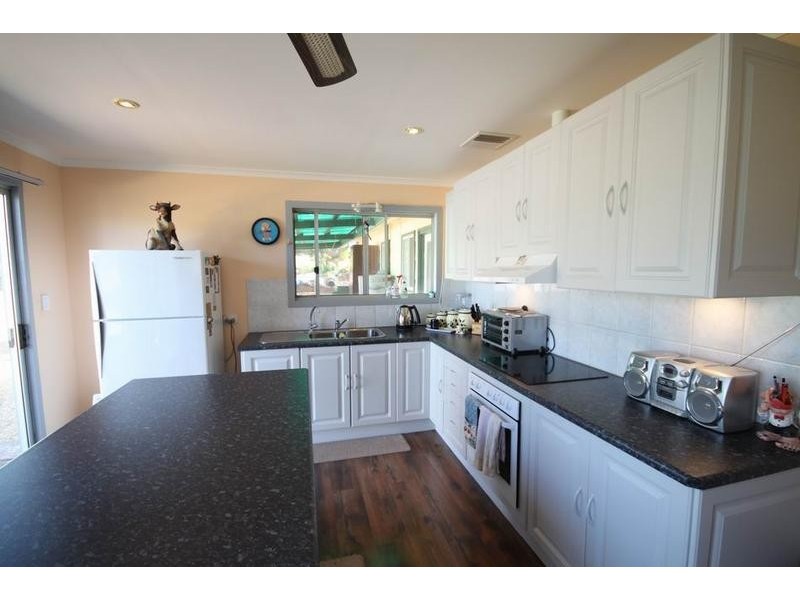 12 Centre Road, Cowirra SA 5238