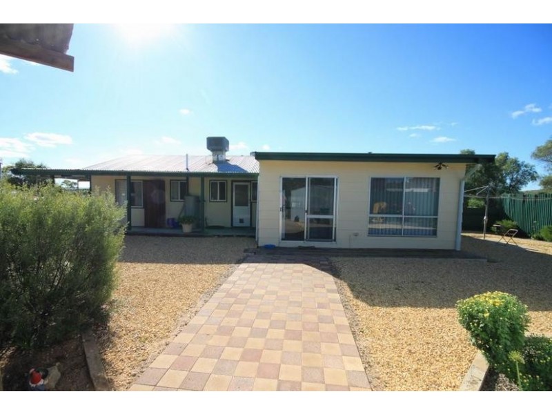 12 Centre Road, Cowirra SA 5238