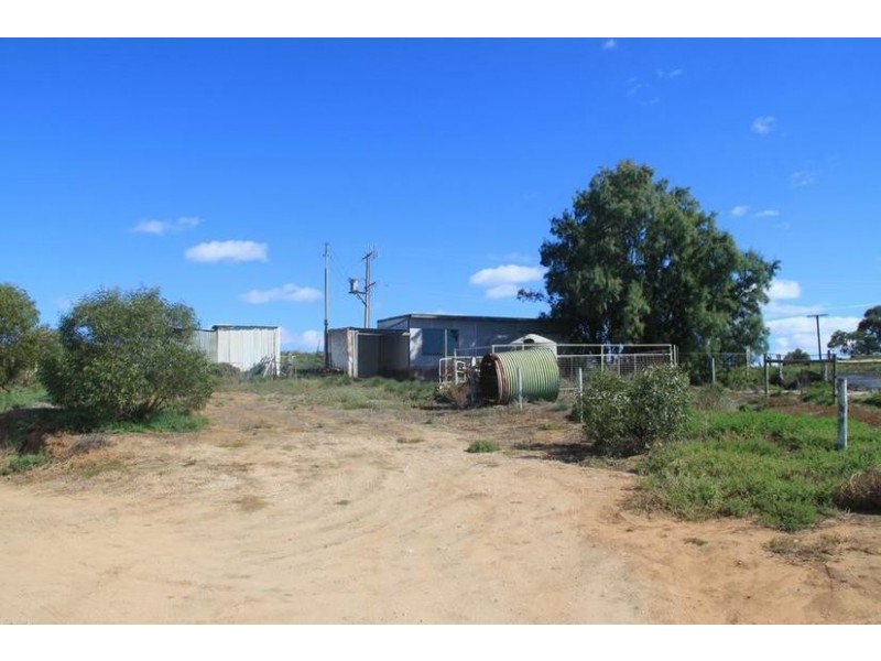 12 Centre Road, Cowirra SA 5238