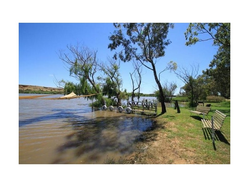 1 Murray Terrace, via Cowirra, Mannum SA 5238