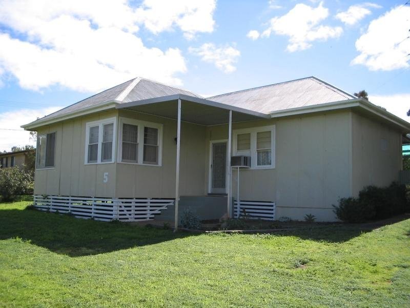 5 Education Avenue, Palmer SA 5237