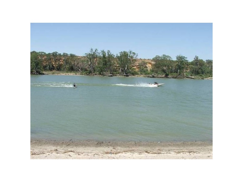 9 Riverside Drive, Big Bend, Swan Reach SA 5354