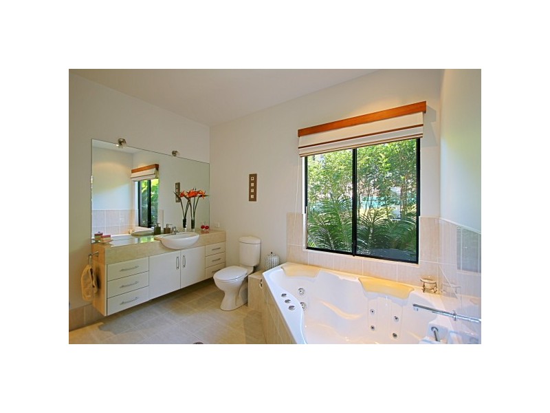 16 Red Bean Close, Suffolk Park NSW 2481