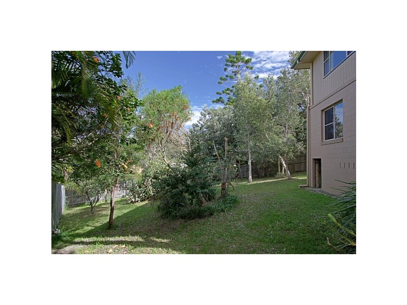 11 Hakea Crescent, Suffolk Park NSW 2481