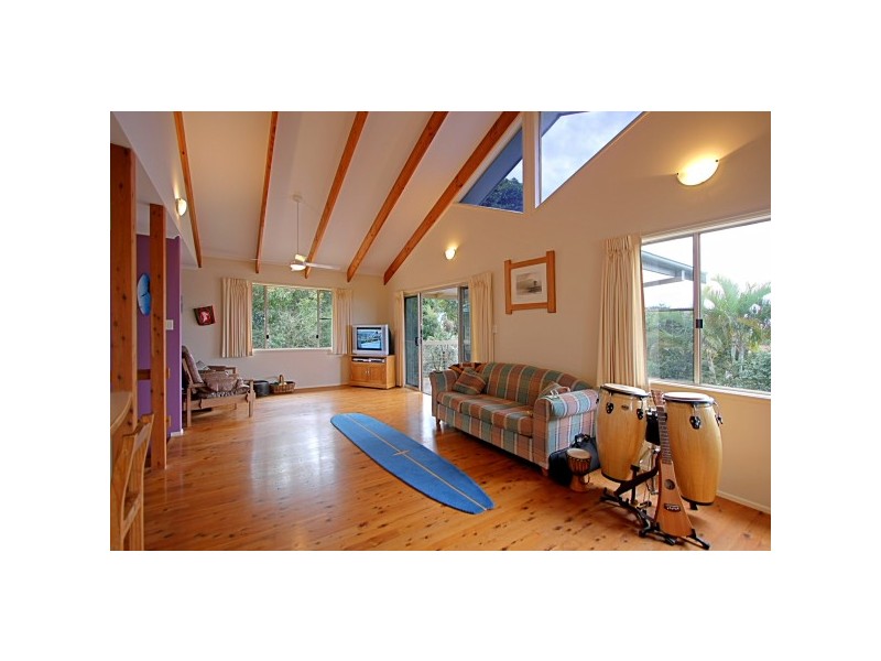 11 Hakea Crescent, Suffolk Park NSW 2481