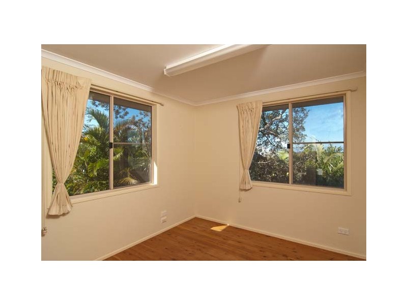 11 Hakea Crescent, Suffolk Park NSW 2481