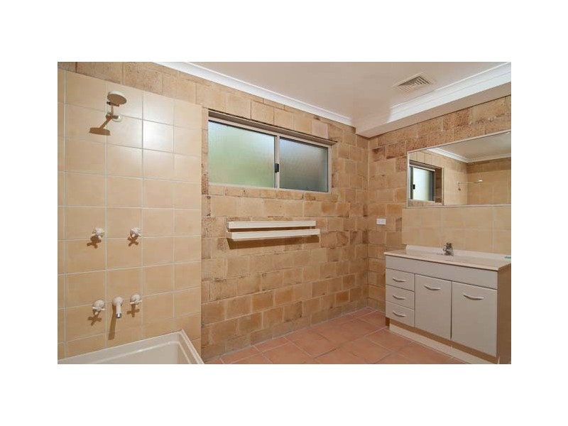 11 Hakea Crescent, Suffolk Park NSW 2481