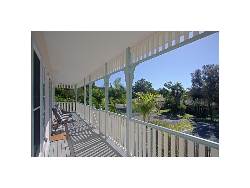2 Bottlebrush Crescent, Suffolk Park NSW 2481