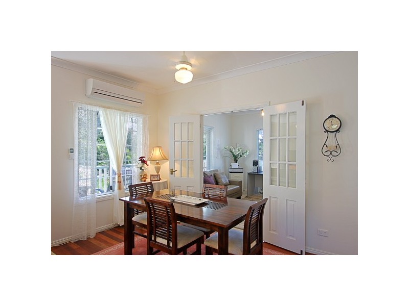 2 Bottlebrush Crescent, Suffolk Park NSW 2481