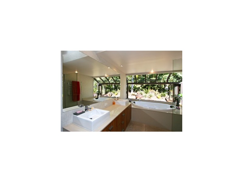 5 Bay Vista Lane, Ewingsdale NSW 2481