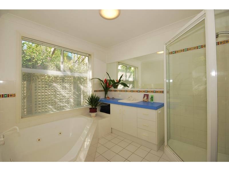 20 Kalemajere Drive, Suffolk Park NSW 2481