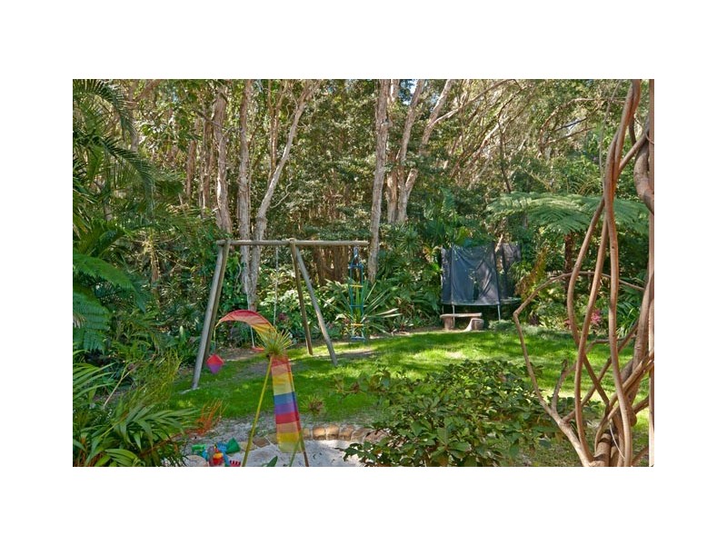 28 Bottlebrush Crescent, Suffolk Park NSW 2481