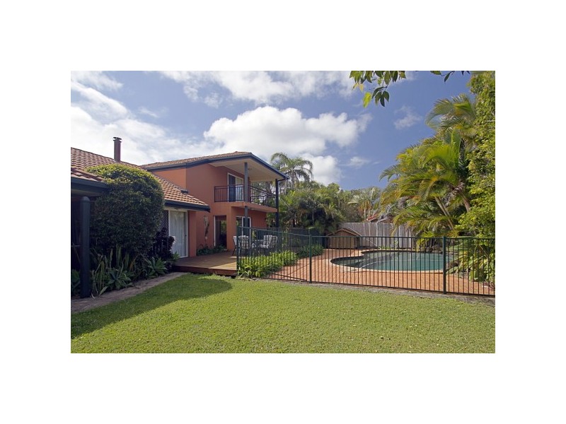 6 Teak Circuit, Suffolk Park NSW 2481