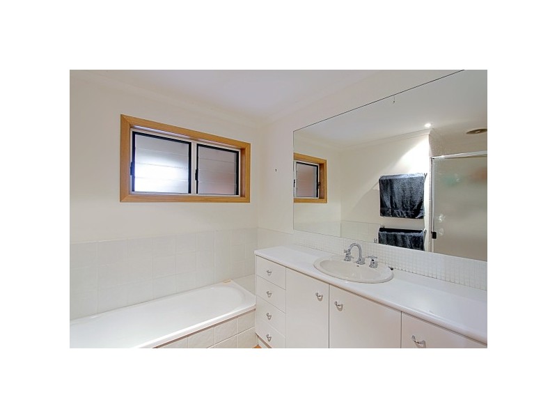 6 Teak Circuit, Suffolk Park NSW 2481