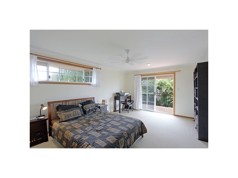 6 Teak Circuit, Suffolk Park NSW 2481
