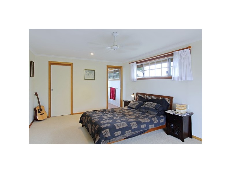 6 Teak Circuit, Suffolk Park NSW 2481