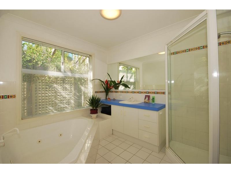 20 Kalemajere Drive, Suffolk Park NSW 2481