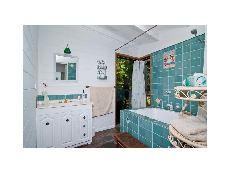 11 Armstrong Street, Suffolk Park NSW 2481