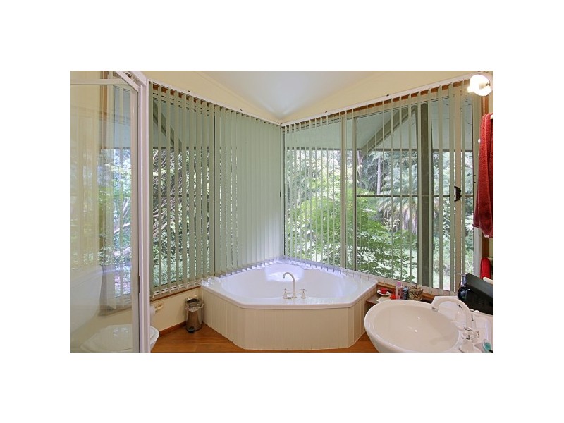 11 Avocado Crescent, Ewingsdale NSW 2481