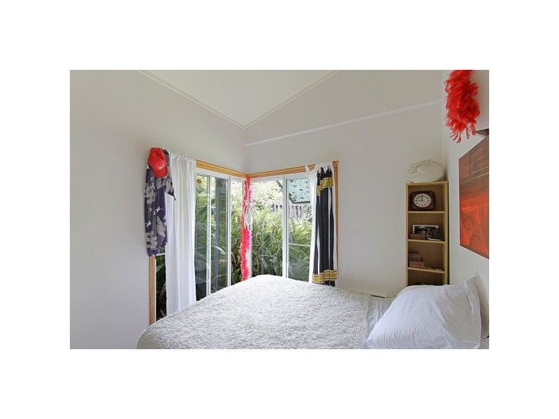 11 Avocado Crescent, Ewingsdale NSW 2481