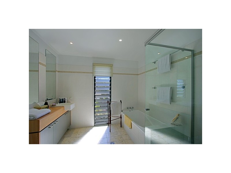 3 Sallywattle Drive, Suffolk Park NSW 2481
