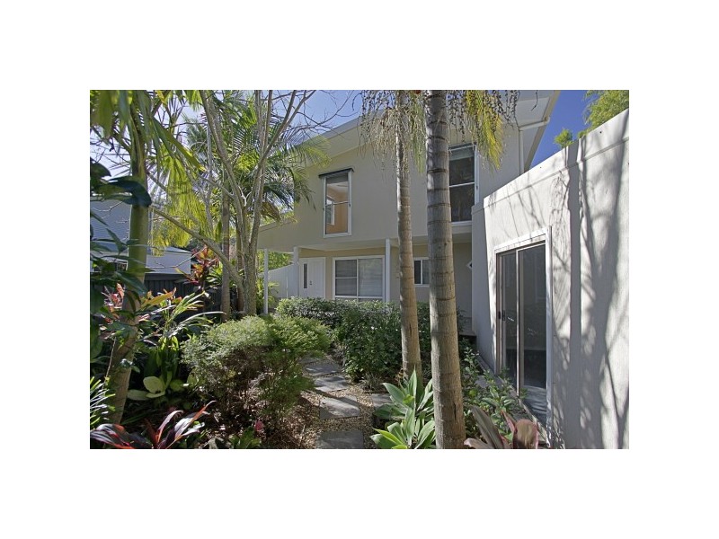 8 Sallywattle Drive, Suffolk Park NSW 2481