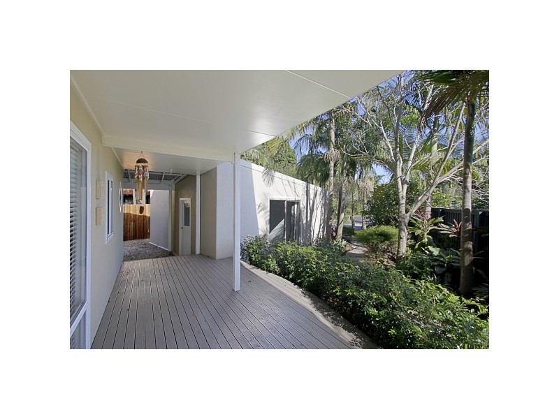 8 Sallywattle Drive, Suffolk Park NSW 2481