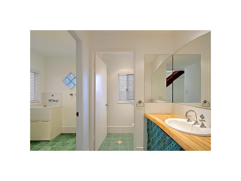 8 Sallywattle Drive, Suffolk Park NSW 2481