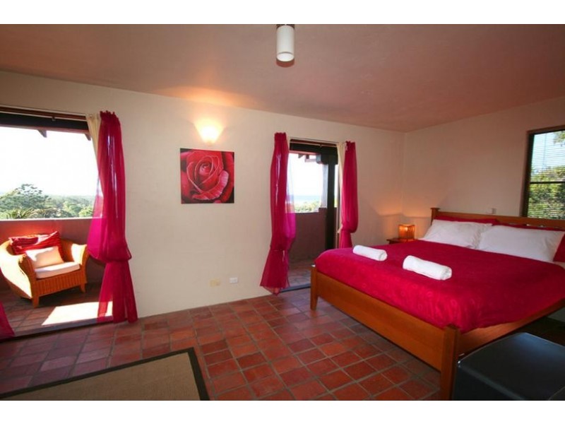 140 Beach Road, Broken Head NSW 2481