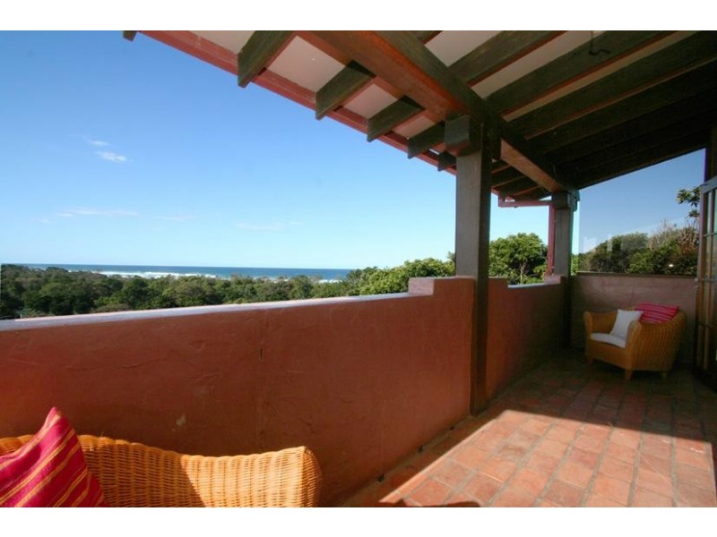 140 Beach Road, Broken Head NSW 2481