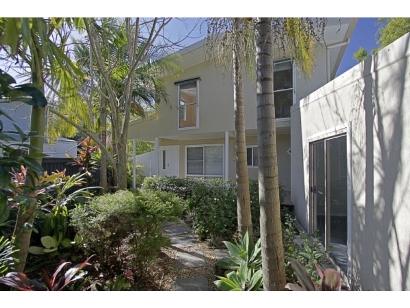 8 Sallywattle Drive, Suffolk Park NSW 2481