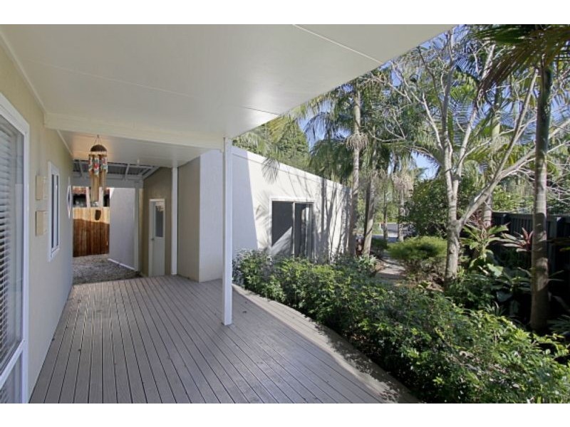 8 Sallywattle Drive, Suffolk Park NSW 2481