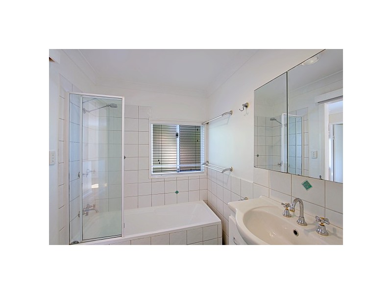 8 Sallywattle Drive, Suffolk Park NSW 2481