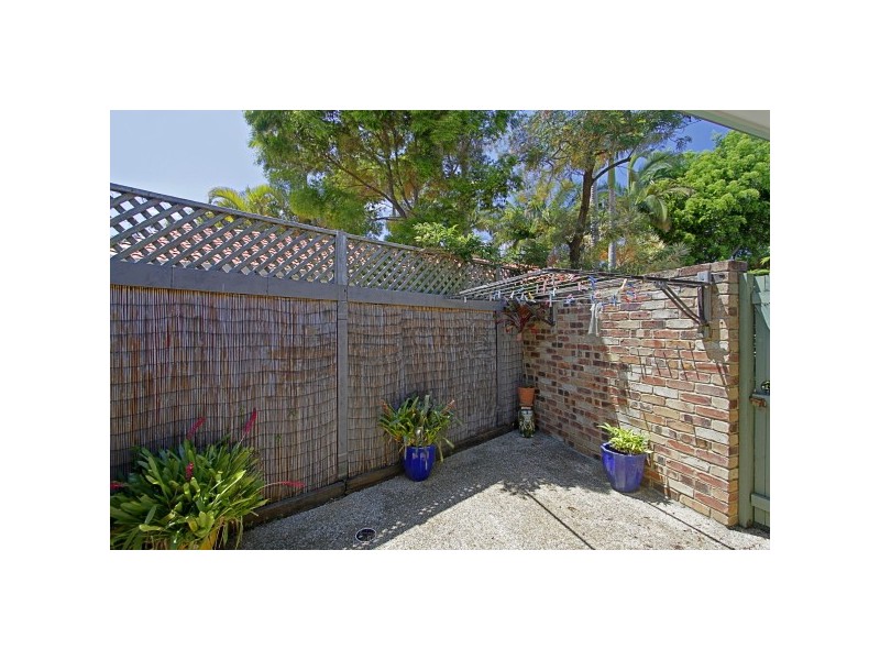 2/16 Kalemajere Drive, Suffolk Park NSW 2481