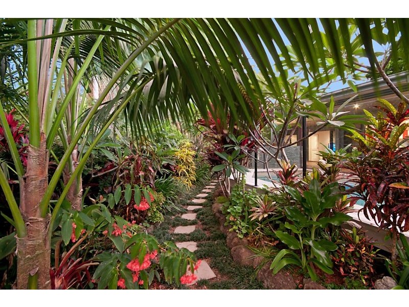 3 Sallywattle Drive, Suffolk Park NSW 2481